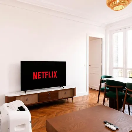 10 Spacious 2 Bedroom With Netflix Paris