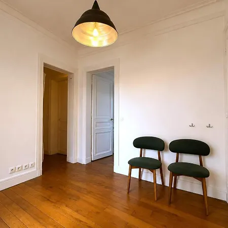10 Spacious 2 Bedroom With Netflix Appartement Paris